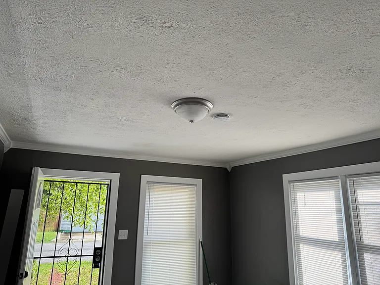 2328 E 36th St #1 — Photo 3
