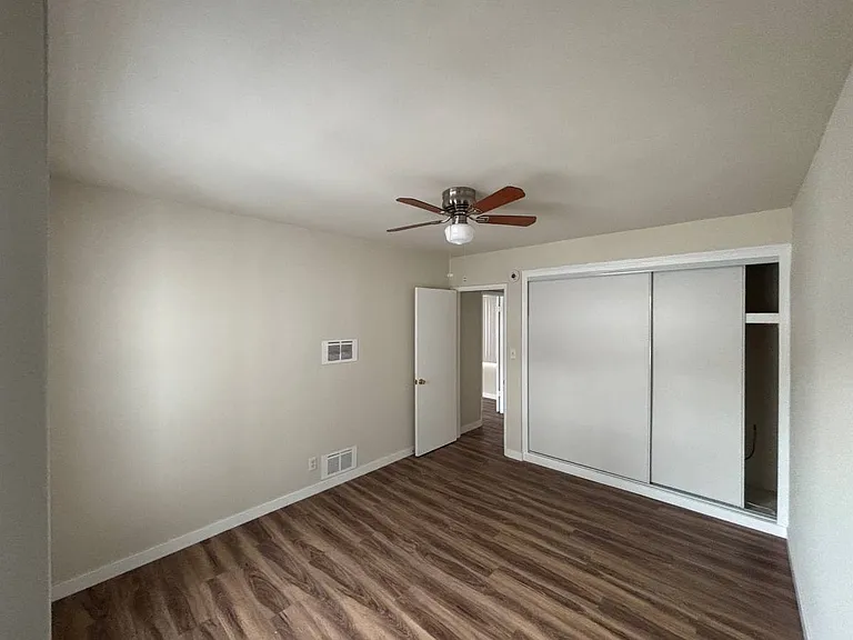 Argyle Apartments — Photo 2