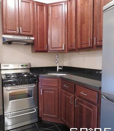 2nd image of 50 W 106th St APT 1D