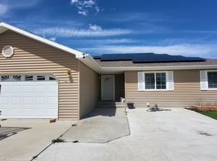 1527 Loch Tay Blvd, Rawlins, WY 82301