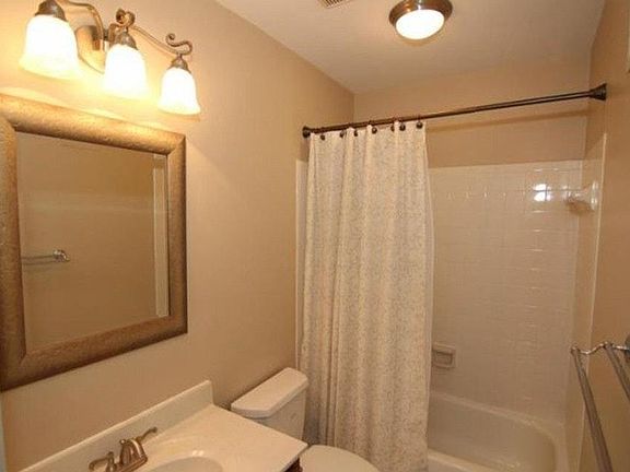 Upstairs full bath