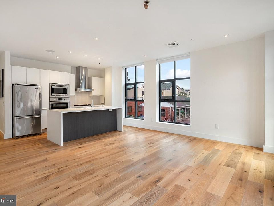 1st image of 240 N 2nd St APT 2E