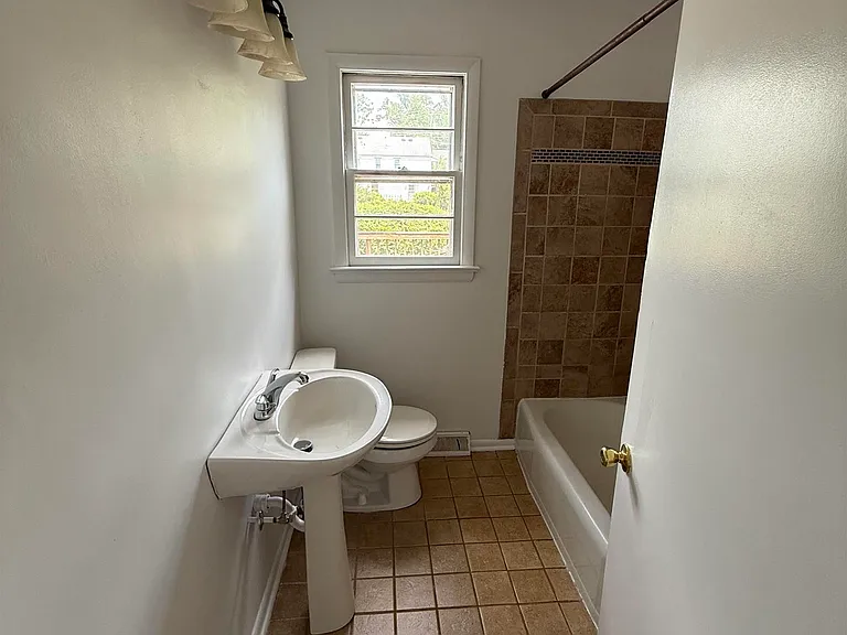 913 Druid Ave — Photo 12
