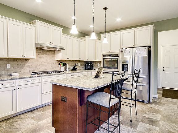 5th image of 10136 Saint Ives Way
