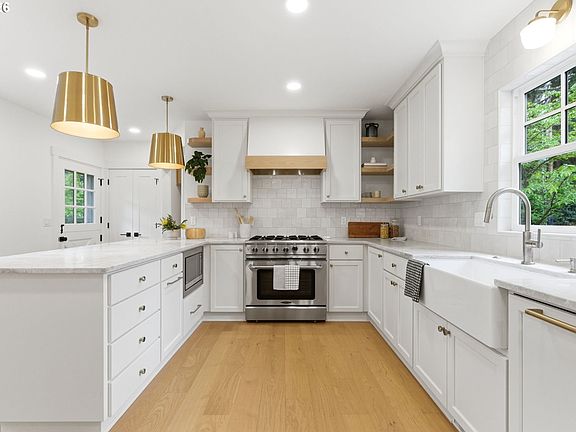 5th image of 592 9th St