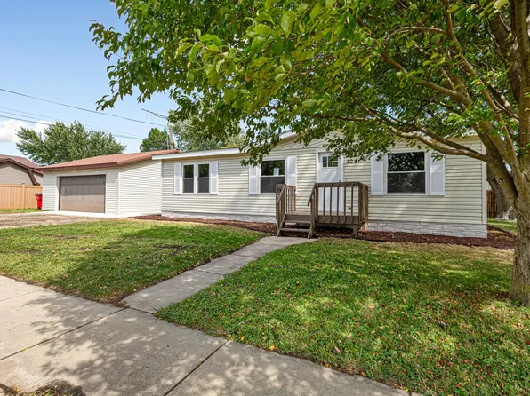 104 Central Ave S, Dodge Center, MN 55927