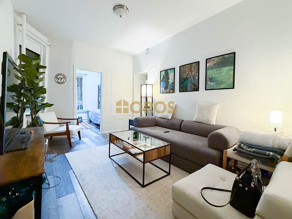 1st image of 32 Grand St APT 17