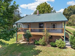 266 Starnes Cove Rd, Candler, NC 28715