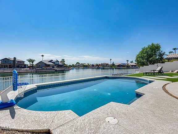 2nd image of 5527 W ARROWHEAD LAKES Drive