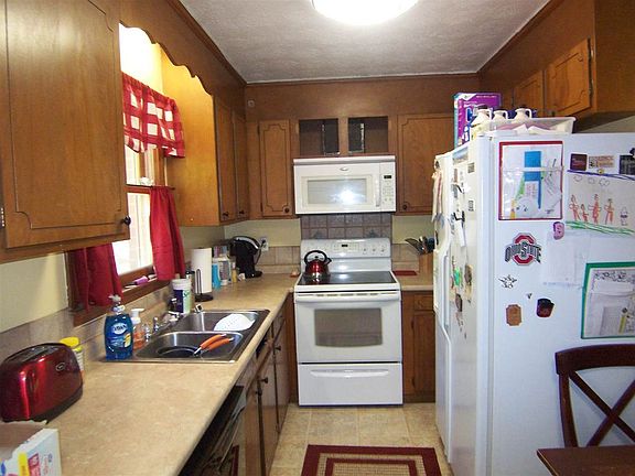 3rd image of 326 E Homestead Ave