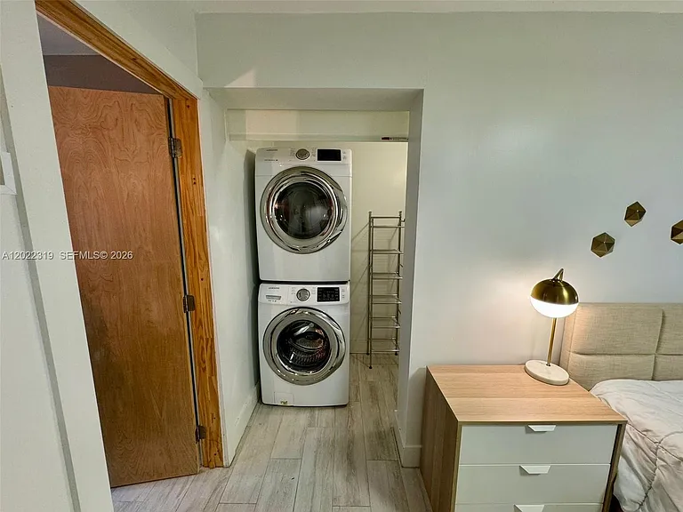1121 SW 7th St #1 — Photo 8