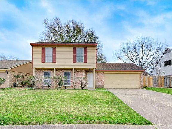2nd image of 1371 New Tree Ln