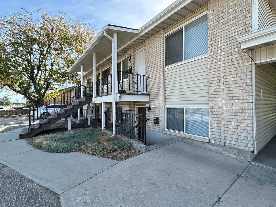 Cherry Lane - 423 - 425