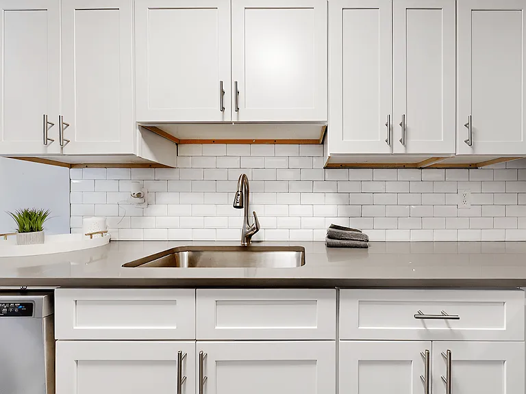 Spring Lake Cove Apartments — Photo 9