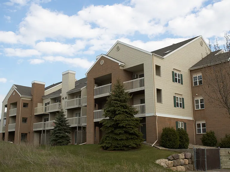 Maple Grove Apartments — Photo 6