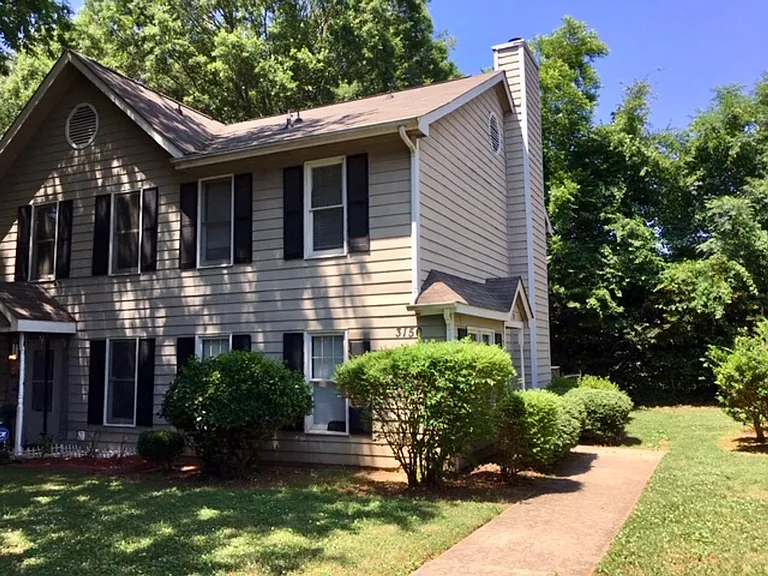 3150B Driftwood Dr — Photo 2