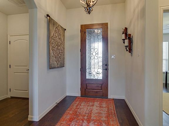 5th image of 721 Apeldoorn Ln