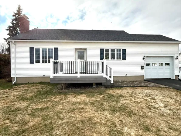 120 Maple St, Rouses Pt, NY 12979