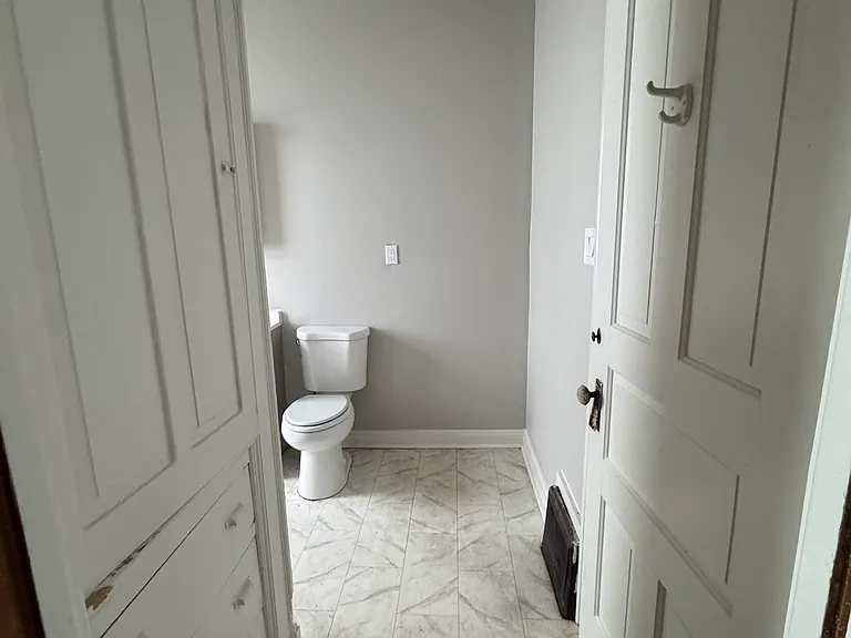 330 E Chambers St — Photo 3