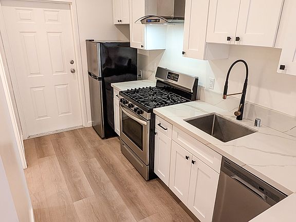 2nd image of 1477 California St #7