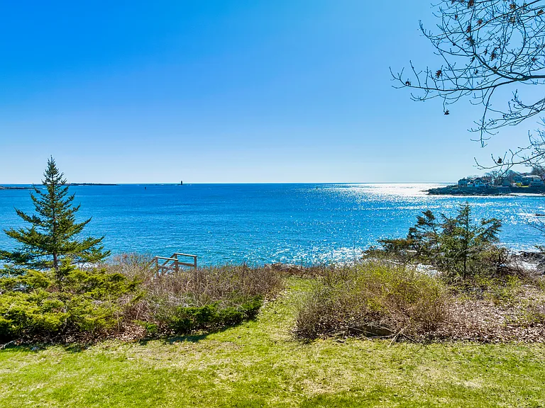876 Shore Rd — Photo 40