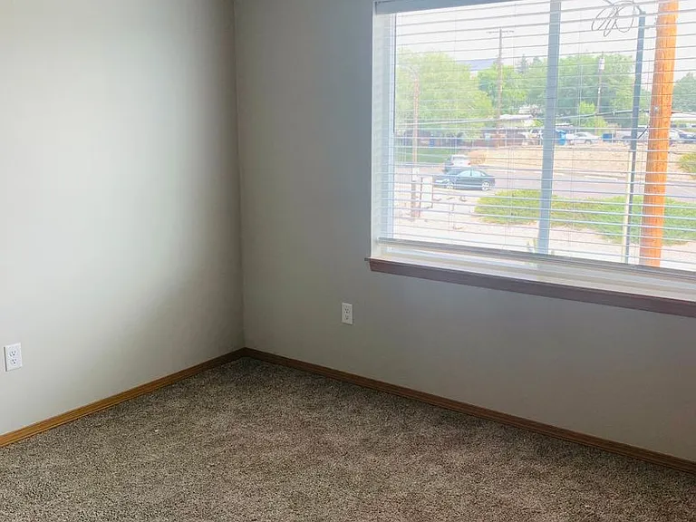 1025 N Russell St — Photo 6