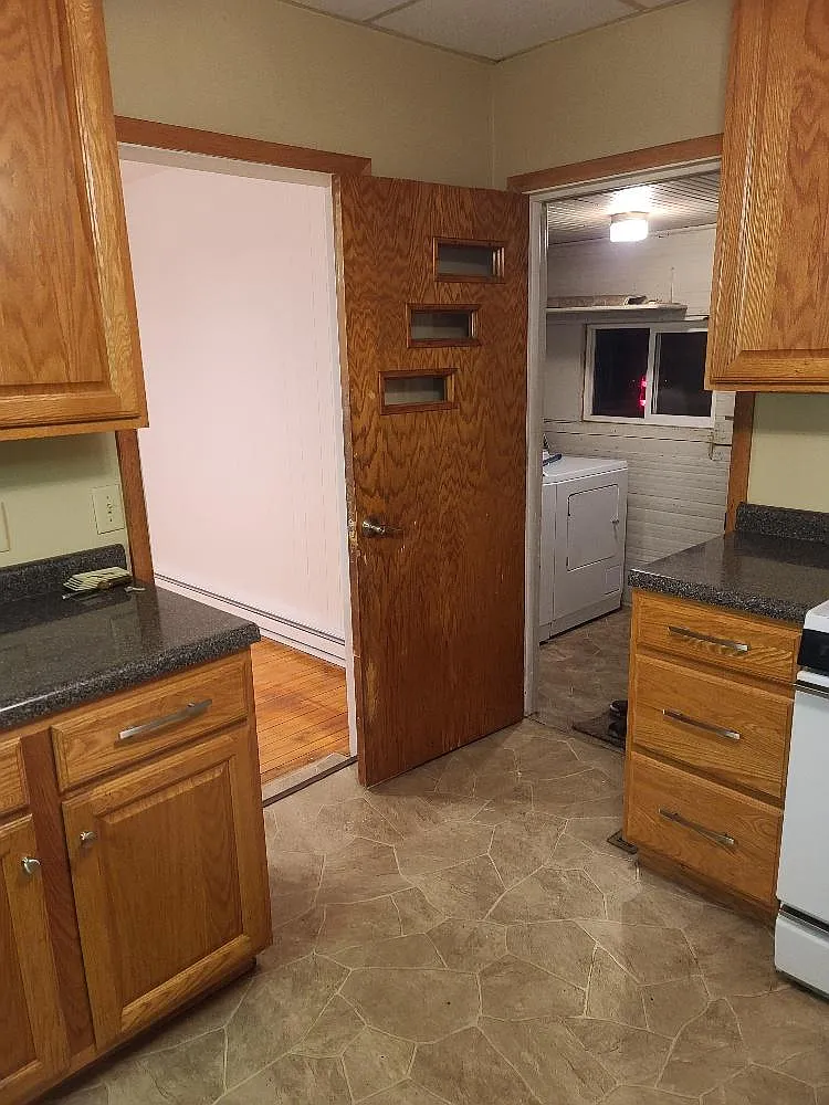 2 bed, 1.5 bath, 1292 sqft, $1,450 — Photo 2