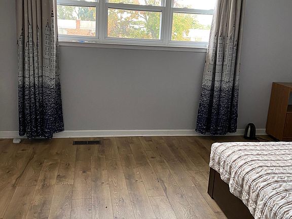3rd image of 1626 Newport Pl