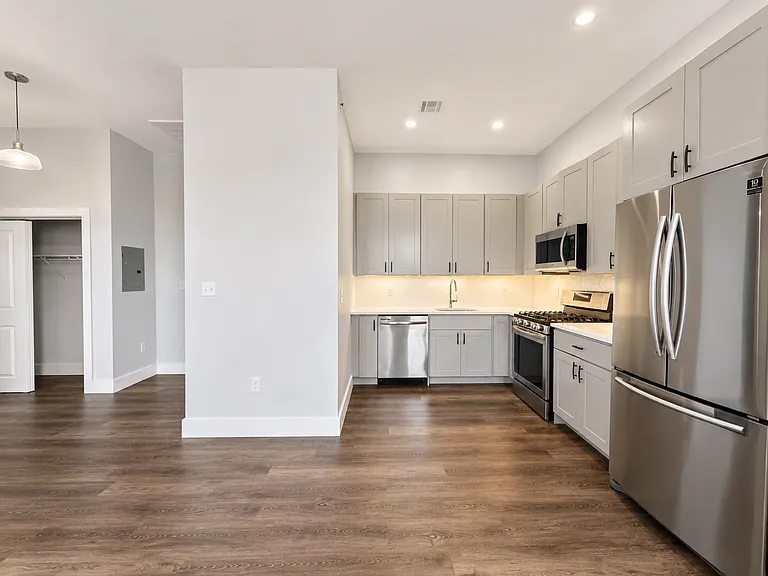 554 Broadway #204 — Photo 1