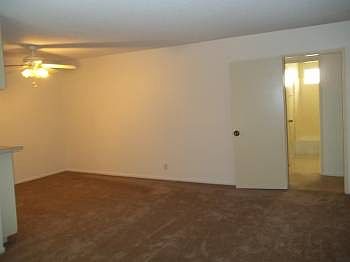 5th image of 1051 S Sherbourne Dr APT 2