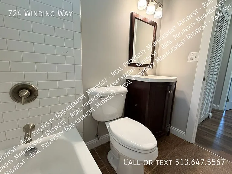 724 Winding Way — Photo 17