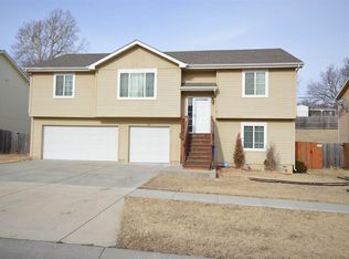 820 S Clay St, Junction City, KS 66441