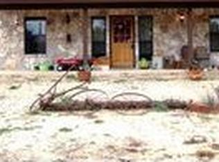 1564 Elm Pass Rd, Center Point, TX 78010