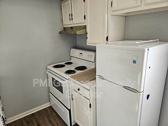 5th image of 1735 Mills Ave