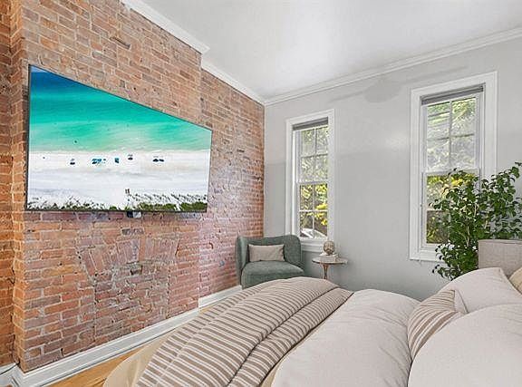2nd image of 206 6th St APT 1R