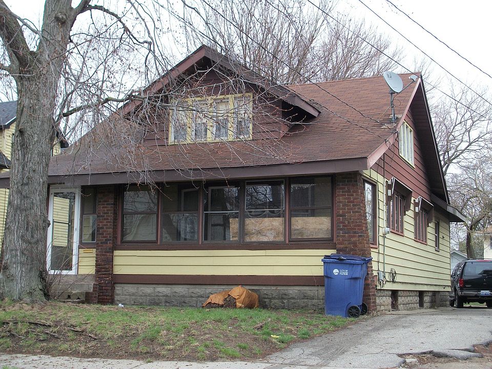 1st image of 1954 Collins Ave SE