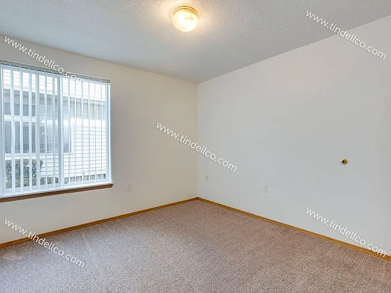 13738 NE Glisan St #3 — Photo 26