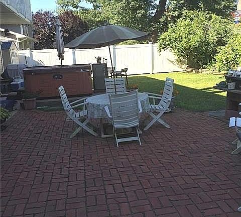 3rd image of 2 Porterfield Ct