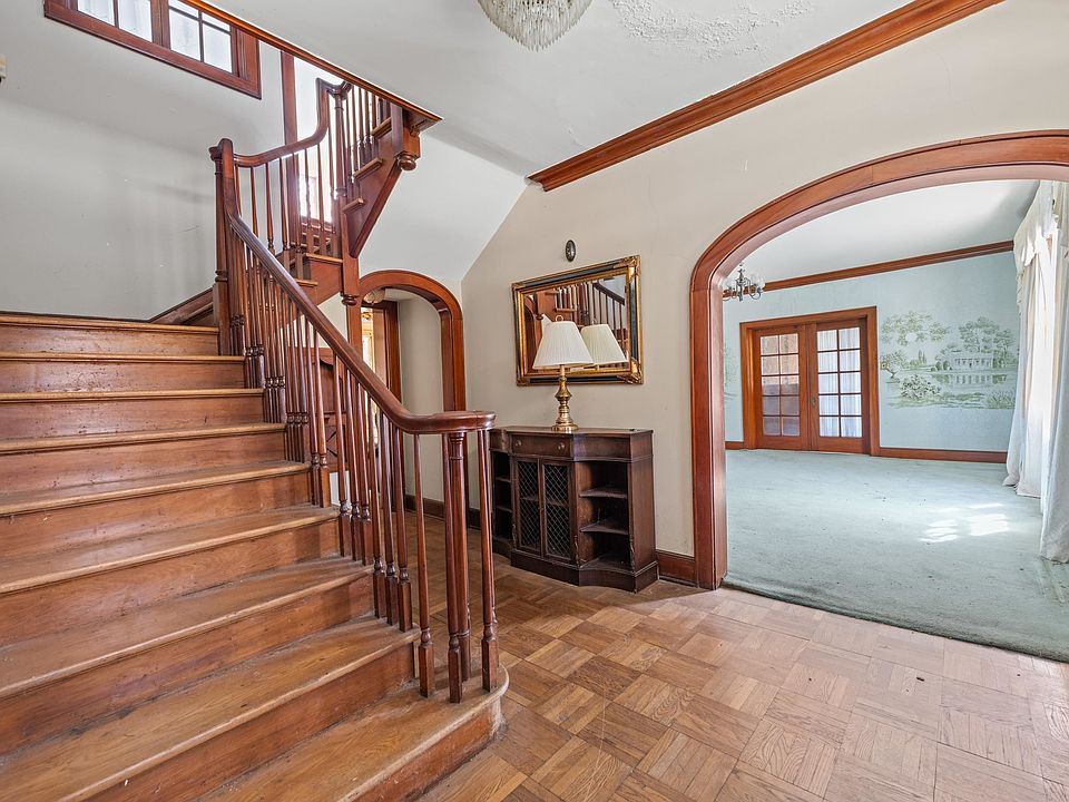 4th image of 1778 Jackson Ave