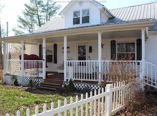 9 Kanawha View Rd, Red House, WV 25168