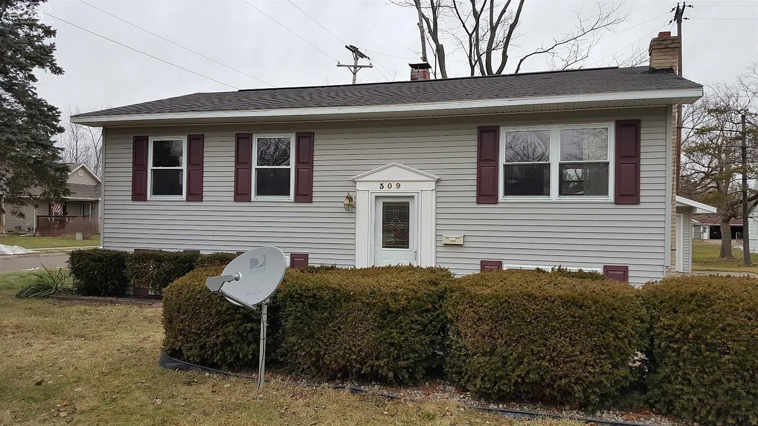 309 Oak St photo 1