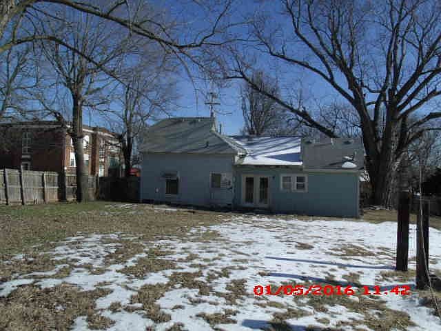 2nd image of 601 W Main St