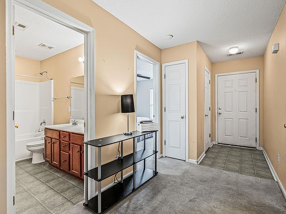 5th image of 308 Bradley Bend Dr