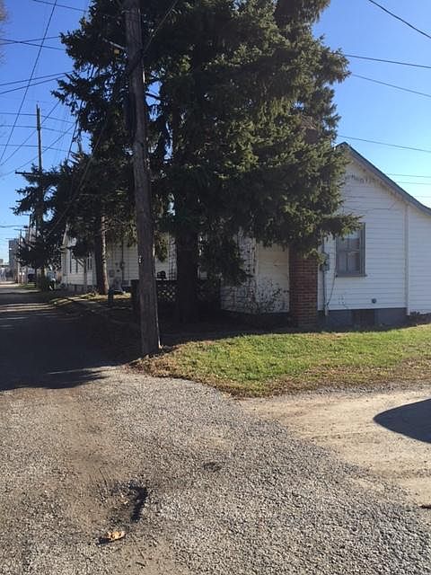 1st image of 227 Laharpe St