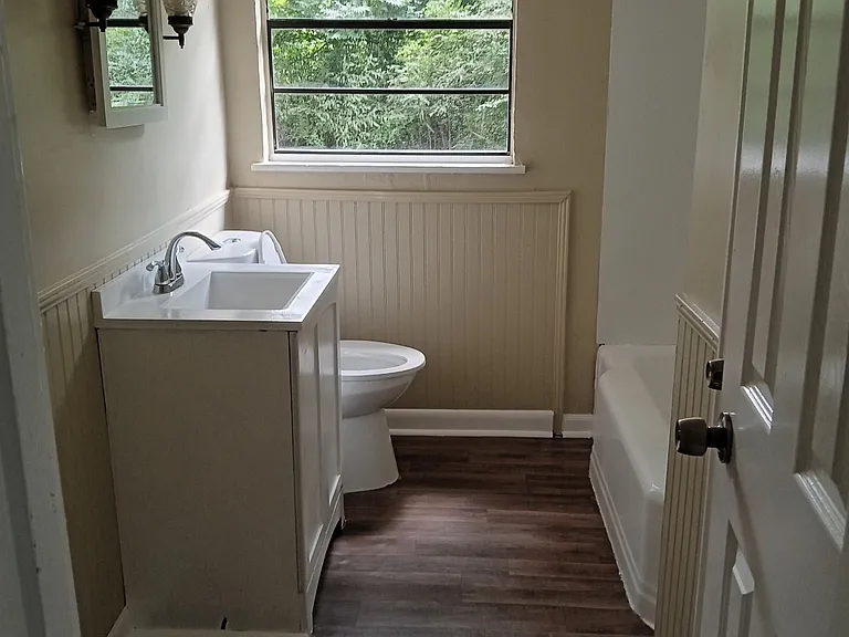 1648 Mims St SW — Photo 8
