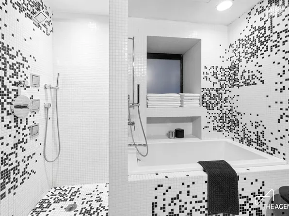 50 Pine Street image 9 of 13