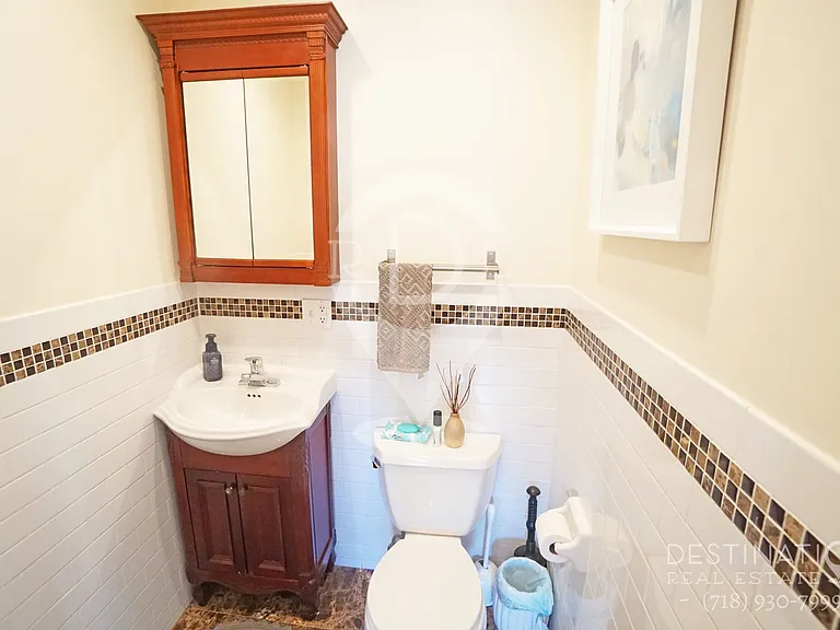 720 6th Ave #2 — Photo 12