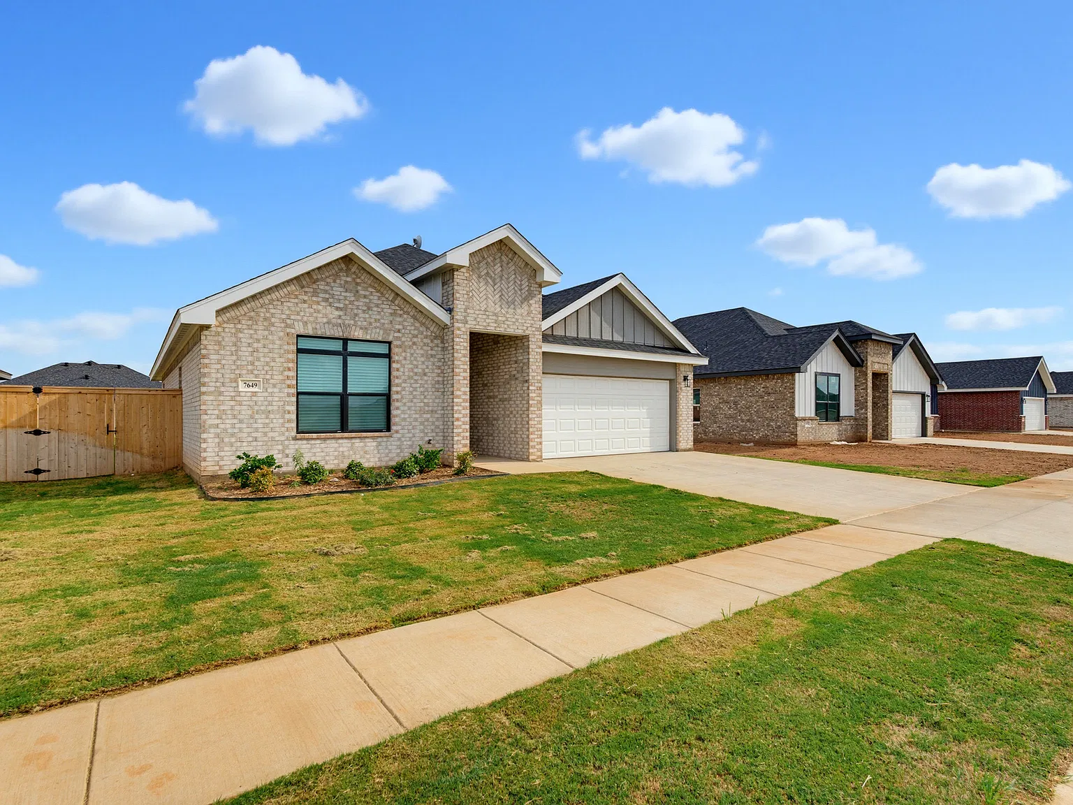 4 bed, 1700 sqft, $5,500 — Photo 3