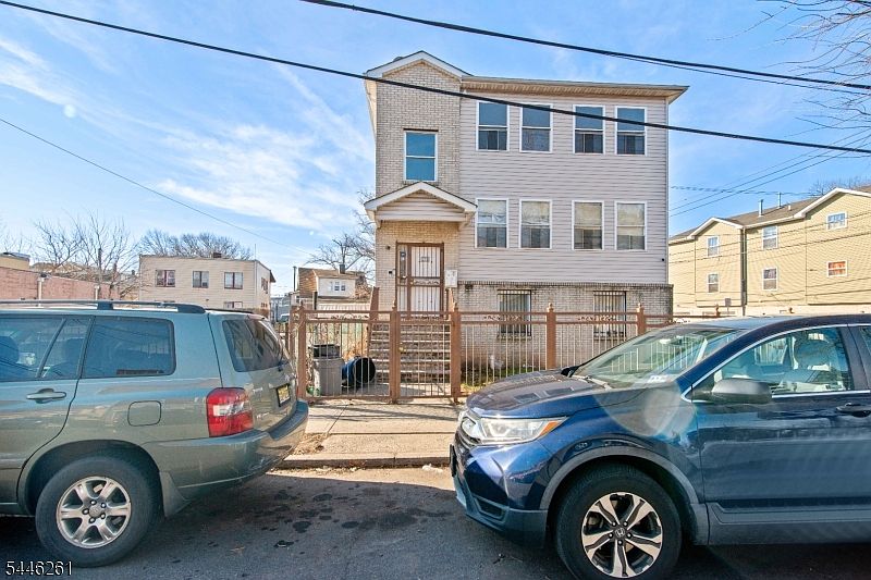 1st image of 219-221 Clinton Pl