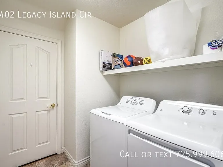 2402 Legacy Island Cir — Photo 24